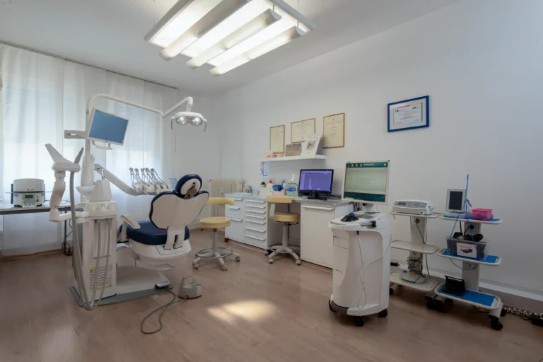 Lo studio - riunito 2 - tecnologia-polistudio-chiara-padova-dentista